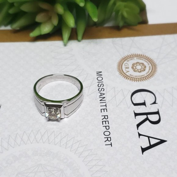 1 Carat Moissanite Men Engagement Ring 925 Sterling Silver Wedding Band - Picture 4 of 8